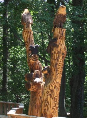 Pentwater Michigan tree sculpture